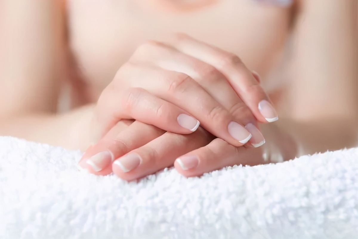 手指長倒刺，缺維生素還是濕熱？