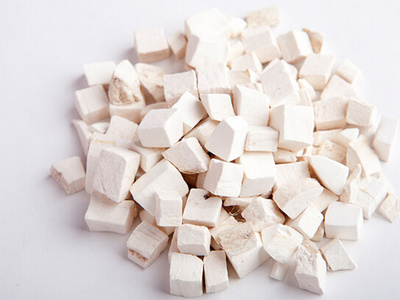 葛根能調(diào)節(jié)內(nèi)分泌，補(bǔ)充雌激素，但4類人不宜多吃